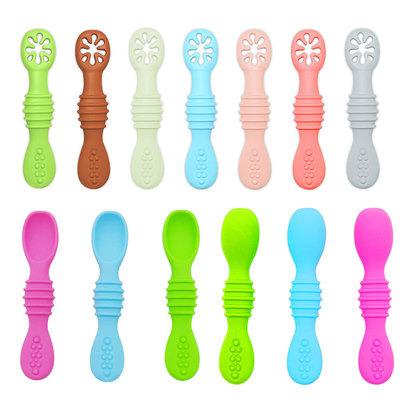 China BPA Free BPA Free Feeding Training Utensils Food Grade Non-Toxic Easy Handle Baby Soft Silicone Spoon Set for sale