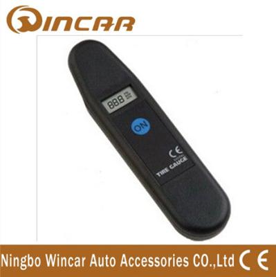 China LCD reading 12V Digital car Tire Pressure Gauge tester , 0.15-9.50 bar for sale