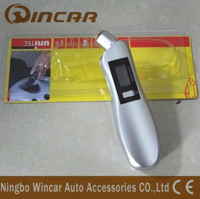 China Mini Portable LCD Digital Car Tire Pressure Gauge 0.5 Psi / 0.05 Bar Auto Shut Off for sale