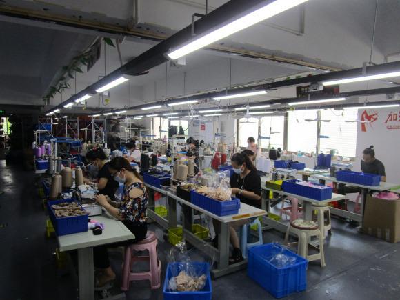 Verified China supplier - Tiantai Yipin Clothing Co., Ltd.