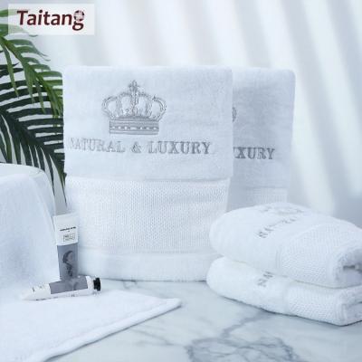 China QUICK DRY 5 Star Hotel Bathroom Towels Set White Egyptian Cotton Hotel Bath Towel 70 x 140 for sale