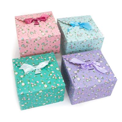 China Recyclable Decorative Favors Bridesmaid Favors Small Cardboard Cupcake Boxes for sale