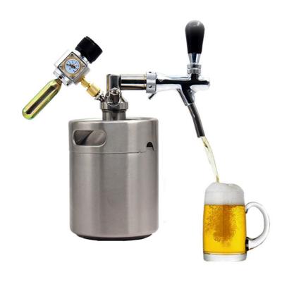 China Sustainable Beer Shaker Stainless Steel Mini Keg With CO2 Regulator No Much Foam For Pressure Stable for sale