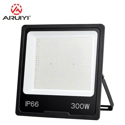 China ROAD Good Quality CE Garden PC Ip66 Glass Waterproof Iron 50W 100W 150W 200W 300W Led Flood Light for sale