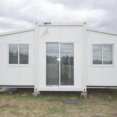 China Modern Expandable Container House 40ft 2 Bedrooms 30ft 60 Square Meters High Cost Performance for sale