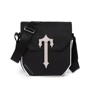 China Custom Messenger Bag Night Light Logo Nylon Metal Bag Reflective Black Trap Star Men London Trapstar Bag for sale