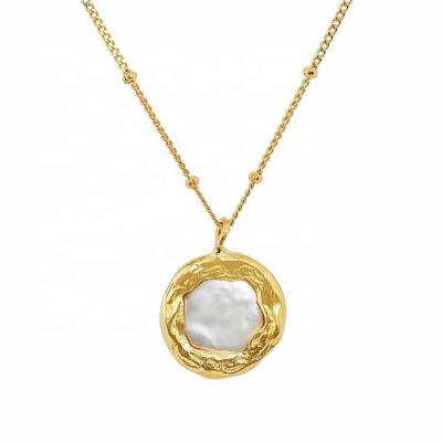 China FASHIONABLE French Baroque Freshwater Shell Necklace Mother's Jewelry Retro Style Clavicle Chain Pendant Woman for sale