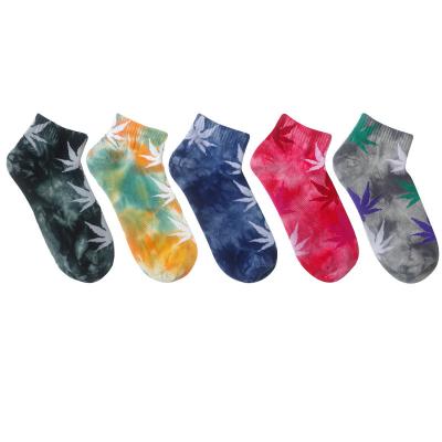 China 2021YL summer newest arrival QUICK DRY design maple leaf tie-dye socks print NO-show cotton wholesale sport ankle socks for men for sale