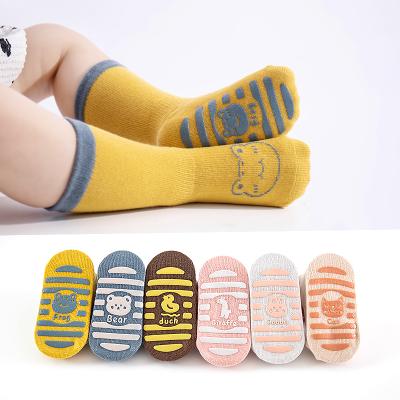 China 2021YL Autumn Wholesale Low MOQ designer Non-Slip Toddler QUICK DRY baby floor bangs animal pattern cotton class children's socks for sale