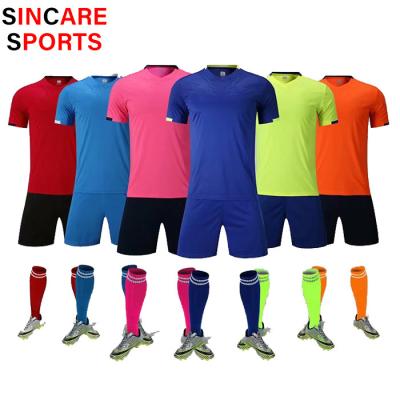 China Simple Sets 100 % Polyester Soccer Jersey Set Soccer Mens Uniform Kids for sale