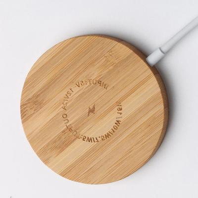 China 15w High Speed ​​Wooden Wireless Charger For Iphone 12 11 Mobile Phone Travel Charger Fast Qi Wireless Charging for sale