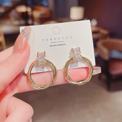 China 2021 popular and simple design temperament elegant women's female earrings Anti-allergy circle earrings for sale