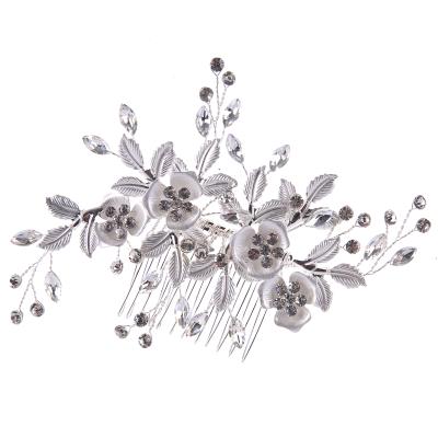 China Yiwu Handmade Wholesale Hair Accessories Sbook Flower Wedding Hair Comb Set Hair Coloring Comb for sale