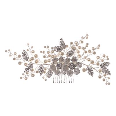 China Fashionable Crystal Pearls Hair Accessories With Comb Bridal Hair Comb Metal Flower Metal Hair Combs for sale