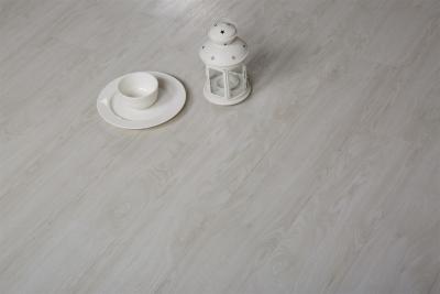 China Fire Resistance PVC Vinyl Plank Flooring Click System PVC Vinyl Flooring In Floor Decoration for sale