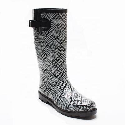 China Waterproof Wellies Factory Cheap Wellies Wellington Boots Soft Waterproof Comfortable Design Rubber Safety Wellies Rainboots for sale