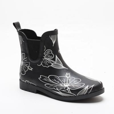 China Ladies Summer Waterproof Colorful Rain Boots Italian Women's Rain Boots for sale