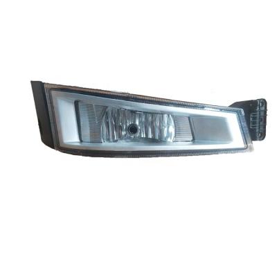 China Vo FH FOG LAMP ONE BULB HOLE RH 21221151 Left Hand 22332592 21221152 22332593 FOR EUROPEAN VOLVO FH TRUCK for sale