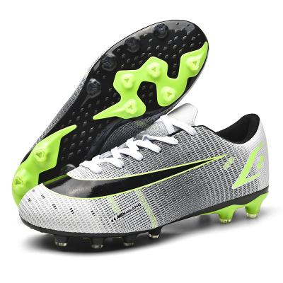 China Durable Men's Soccer Shoes Long Shoes Breathable Professional Soccer Spikes Ankle Training Soccer Shoes Anti-skid for sale