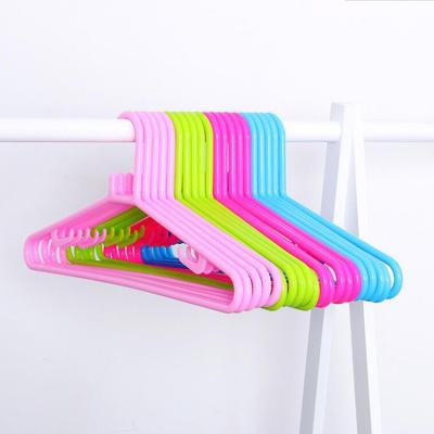 China Non-slip Household Hanger Adult Seamless Dry And Wet Dual-Use Casual Household Plastic Hanger for sale