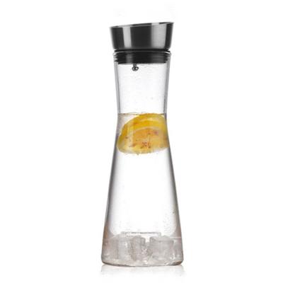 China Borosilicate Glass Water Carafe Heat Resistant Pitcher Viable Borosilicate Glass Pitcher with Stainless Steel Lid for Juice and Iced Tea for sale