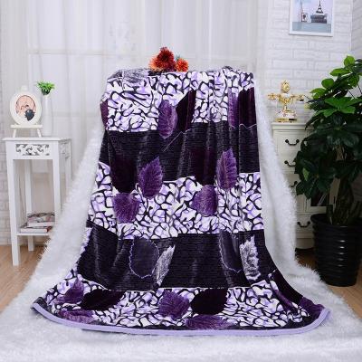 China Folded Mink Fleece Edging Office Nap Kids Sofa Air Conditioning Blanket Flannel Blanket for sale