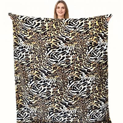 China Wholesale Custom Folded Print Leopard Print Pattern Throw Blanket Super Soft Flannel Fleece Blanket For Winter for sale