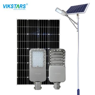 China SMD3030 100 Watt Solar Street Light IP65 Waterproof Outdoor 6000K Cold White for sale