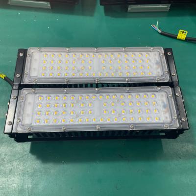 中国 150W ミーンウェル ドライバー VIKSTARS LED 屋外 洪水 ライト 120lm ゴルフ フィールド トンネル 販売のため