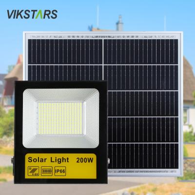 China Garden Solar Light 30W 60w 100w 200w Solar Floodlight Outdoor Lighting LED Flood Light Waterproof IP65 Solar Projector for sale