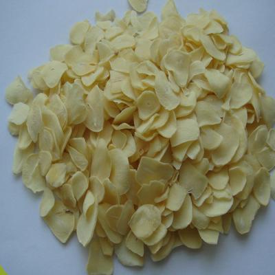 China Dry Plastic Packaging China Air Dried Garlic Flakes for sale