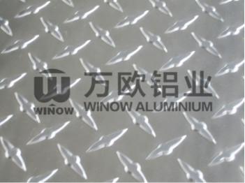 China Customized Length Aluminum Diamond Tread Plate H24 Temper With One Bar / Five Bar for sale