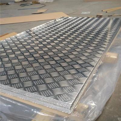 China Corrosion Resistance Aluminum Diamond Plate Sheets Anti Skid Flooring Good Forming Performance for sale