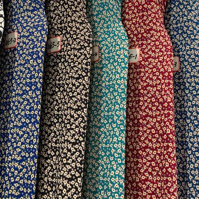 China Stain Resistant Wholesale Custom 100% Printed Viscose Rayon Fabric , Woven Technics Color Bright Digital Printed Rayon Fabric for sale