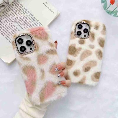 China Anti-fall The Fine Quality Phone Case Plush Design Aesthetic Mobile Phone Case For Iphone 13 for sale