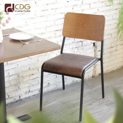 China Vintage Cafe Furniture Modern Design Leather Chair Table Comfortable Wooden Restaurant Furniture Set for sale