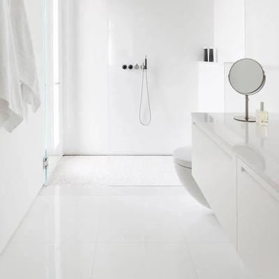 China Tejas de suelo de porcelana de alto brillo de color blanco puro de 800x800 mm para baños y paredes interiores en venta