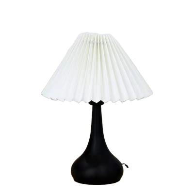 China Hotel Dimmable Night Light with Metal Base and Fabric Lampshade, Small Antique Table Lamp Trending 2021 New Arrivals Products for sale