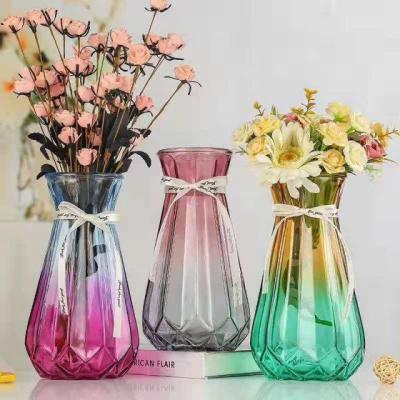 China Colorful Glass Beverage Vases For Home Decoration , Wedding Giftvases Clear Centerpiece for sale