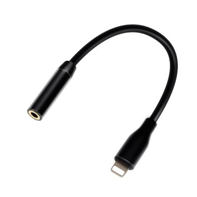 China New 2022 Car Earphone Splitter Adapter 3.5mm Aux Cable Audio Adapter. jack audio for iphone for sale