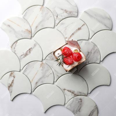 China Factory Price New Backsplash Waterproof Kitchen Shower Inkjet Foshan White Carrara Propeller Shaped Fish Scale Recycled Glass Mosaic Wall Tiles for sale