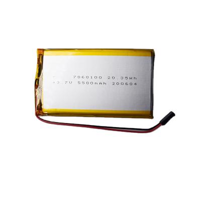 China Hot selling consumer electronics lithium polymer 5500mah 6000mah 3.7v 7060100 rechargeable battery for power banks and tablet for sale