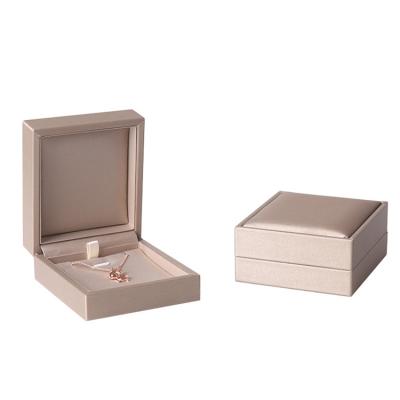 China Custom Jewelery Packaging Richpack 2021 New PU Leather Gift Box Jewelry Storage Box For Pandent Earrings Ring for sale