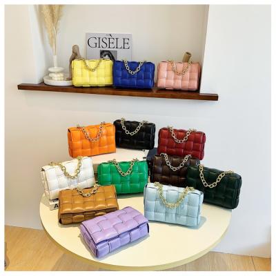 China Hot Sale Fashion Pillow Purse Chain Shoulder Woven Leather Purse Cross - Body Handbags for sale