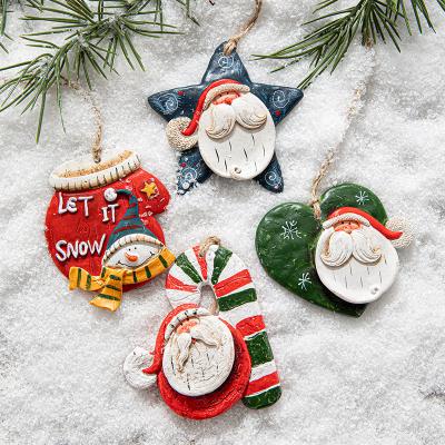 China Environmental Friendly Wholesale Customized design Painted resin Santa Claus Pendant With Christmas Tree Hanging Decorations for sale