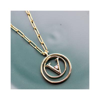 China Vintage Factory Price Fashion Charm Pendant V Shaped Thin 18K Gold Chain Necklace for sale