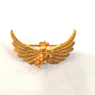 China Trendy Best Price Jewelry Wholesale 18K Gold Hot Sale Cupid Shaped Brooch for sale