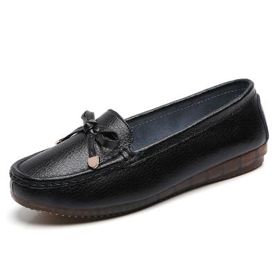 China Hot Selling Good Quality Lightweight Comfort Flat Shoes Classic Slip On Genuine Leather Shoes For Women And Ladies for sale