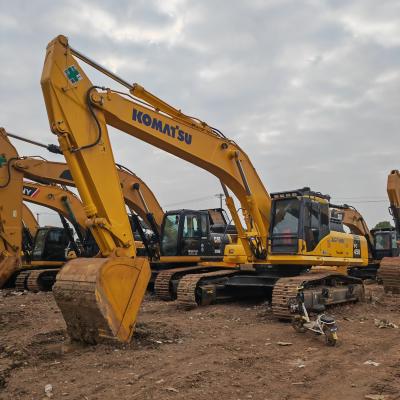 Chine Une grande machine à creuser utilisée, le komatsu pc450/seconde, à la vente. à vendre