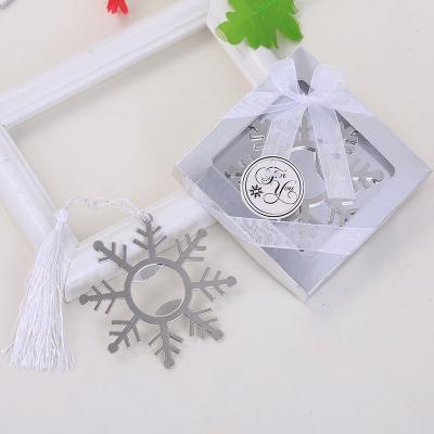 China Winter Zinc Alloy Wedding Favors Silver Snowflake Wine Bottle Opener In Gift Box Bridal Shower Party Favors for sale